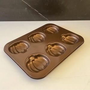 Pumpkin-shaped Baking Sheet